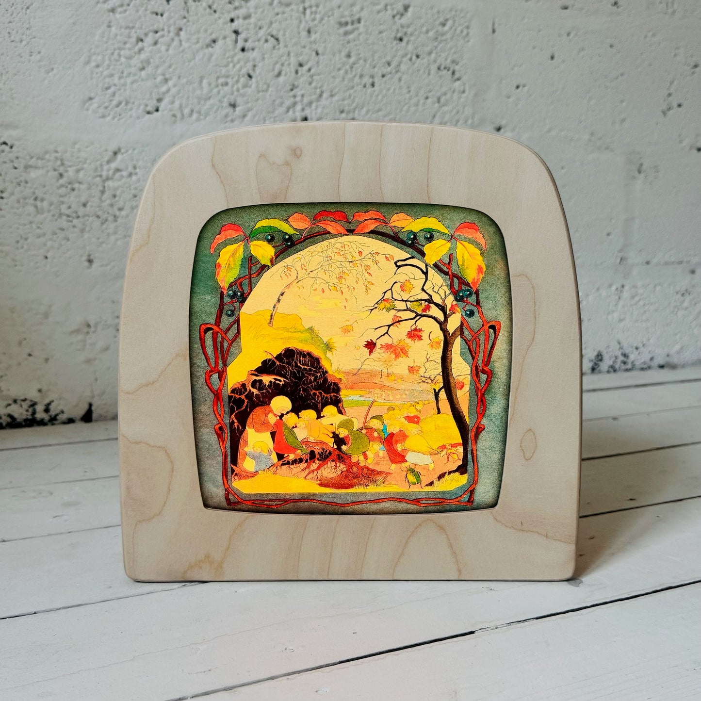 Toverlux Silhouette | Story of the Root Children - Autumn