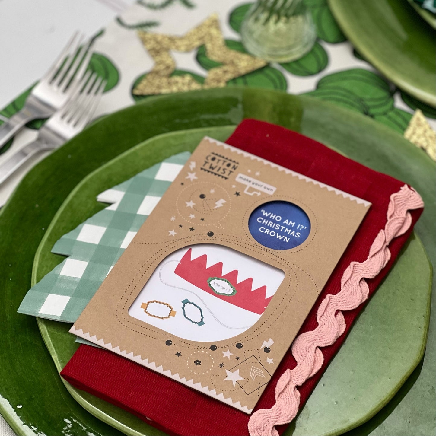 Make Your Own 'who Am I?' Christmas Cracker Crown